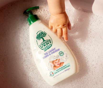 Gel lavant de l'arbre vert