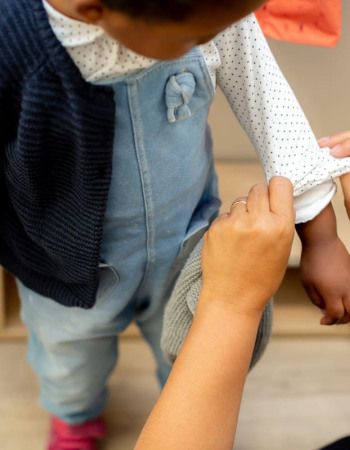 shabiller-seul-grande-etape-developpement-autonomie-babilou