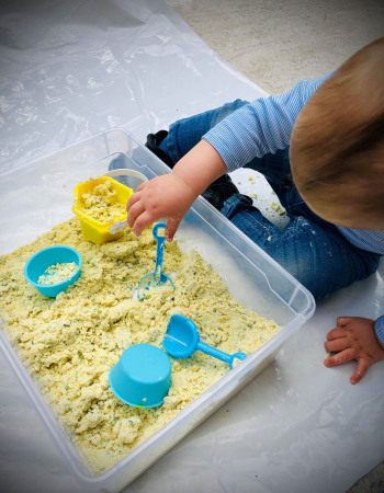 activite-motricite-fine-sable-de-lune-babilou
