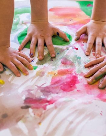 Babilou-activite-peinture-main