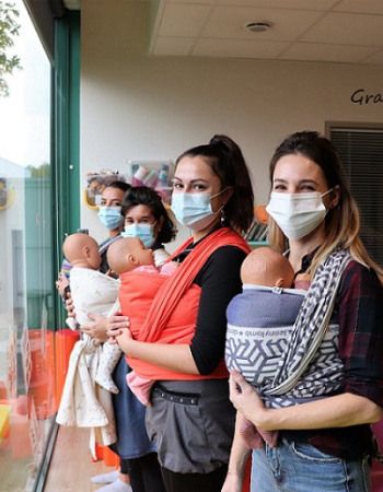 01 - sling et noeuds-  Portage d'écharpe en crèche - Babilou