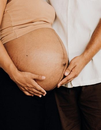 Femme enceinte avec son mari