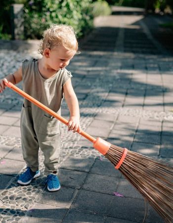 Nettoyage-menage-de-printemps-avec-votre-enfant-Babilou