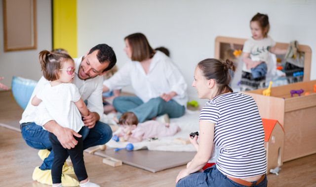 Photo d'une famille en crèche Babilou