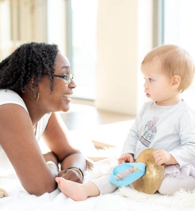 metier-auxiliaire-puericulture-creche