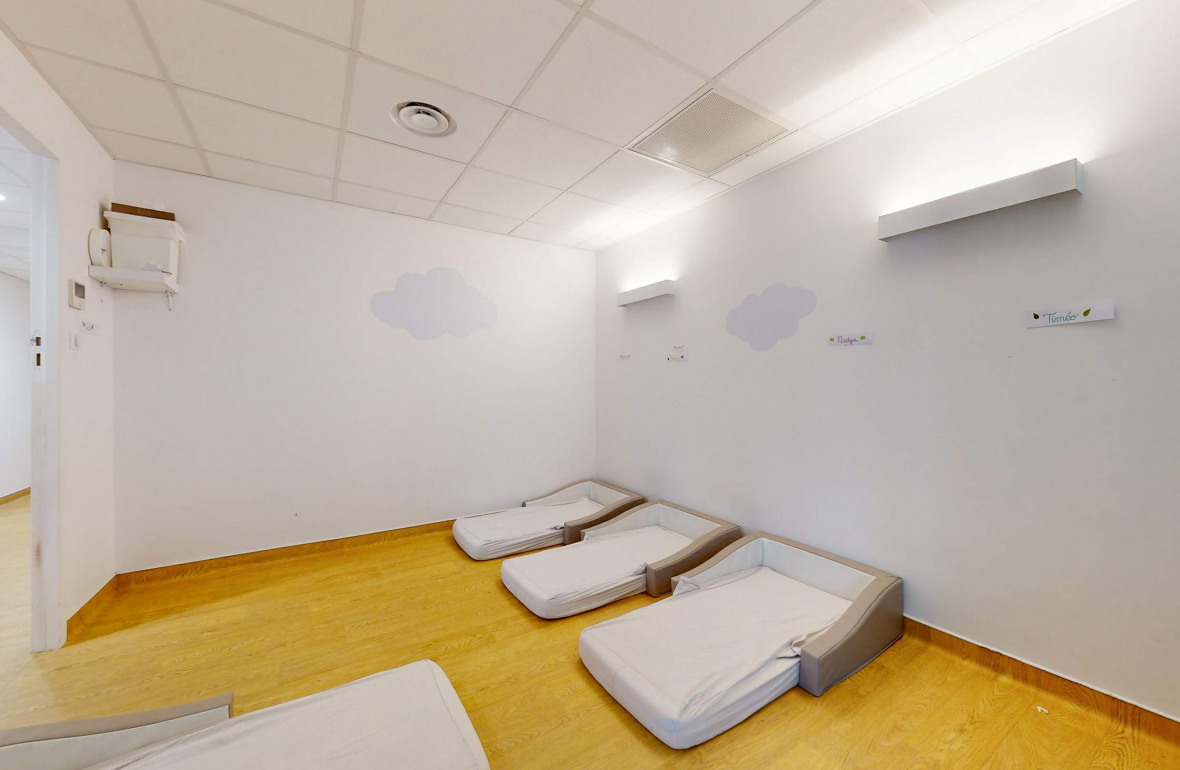 Babilou Aucamville André Restes salle de repos lits pour enfants