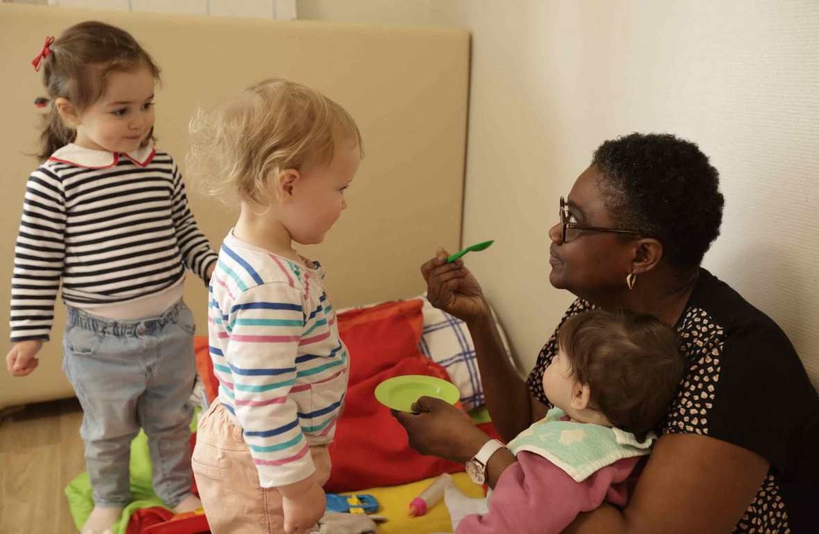 084 - Babilou Lafayette Microgourmand professionnelle entourée d'enfants