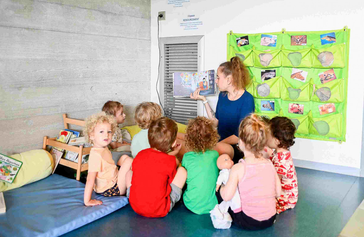 581 - Babilou Montpellier Nuage coin lecture avec les enfants