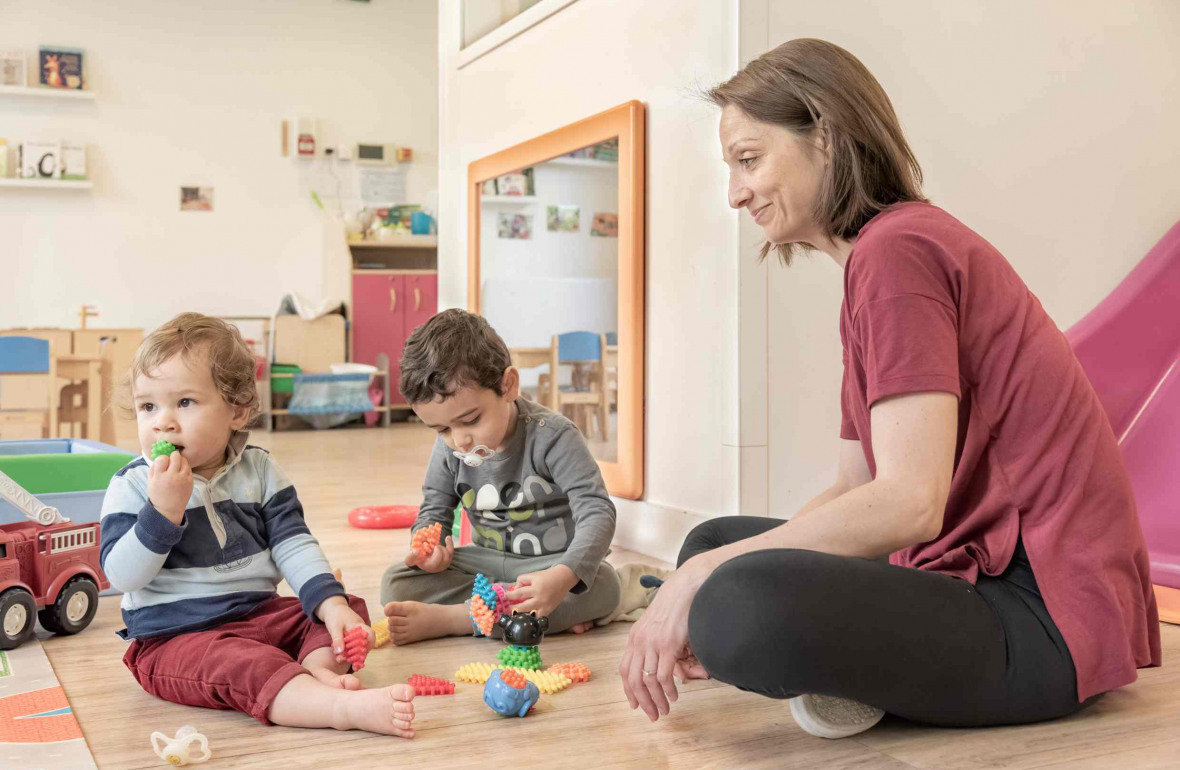 668 - Babilou Boulogne Gallieni 85 pôle construction avec enfants et professionnelle