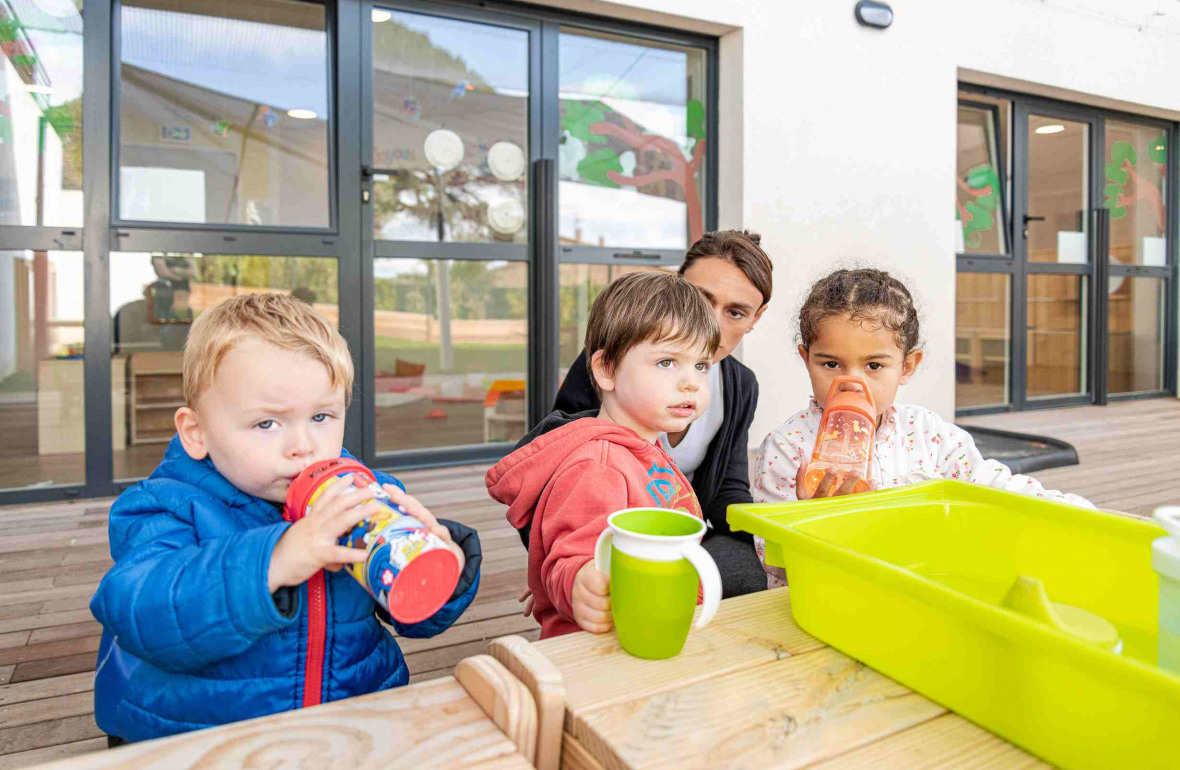 696 - Babilou Fréjus La Montagne activité en extérieur avec les enfants