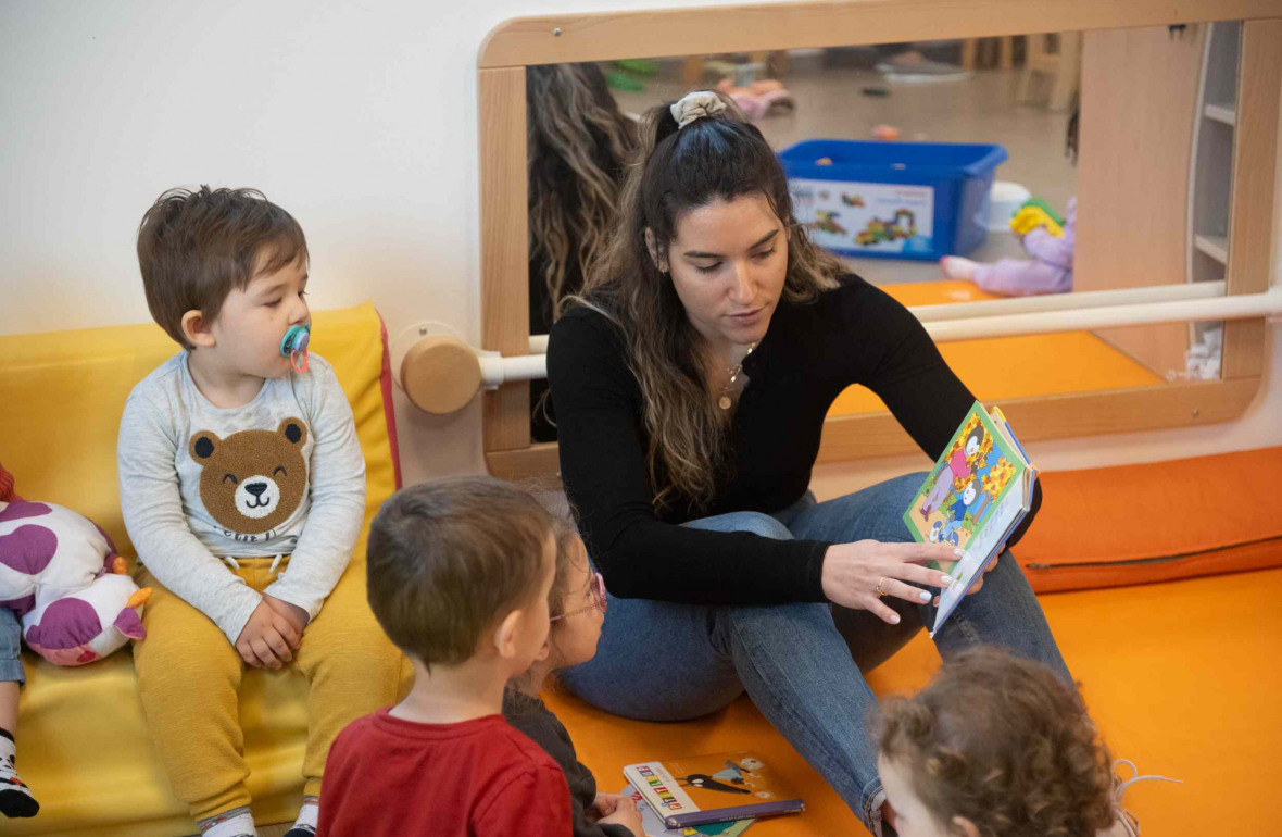 702 - Villepreux Entrepreneurs 1 coin lecture professionnelle et enfants