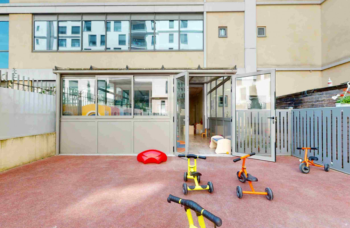 469 - Babilou Suresnes Gallieni espace extérieur de la crèche