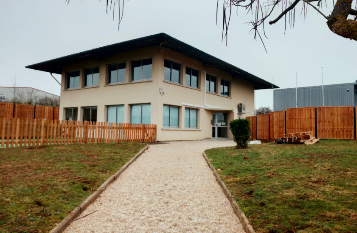 Photo de lextérieur de la crèche partenaire Tizenfants