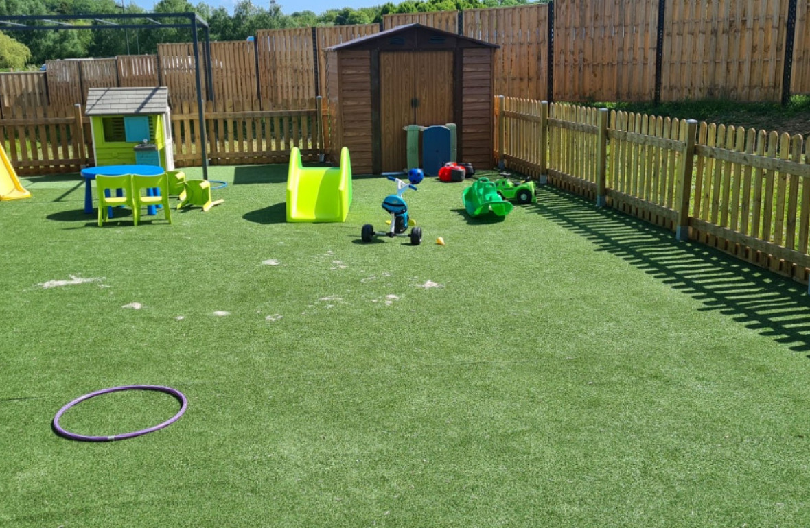Photo du jardin de la crèche partenaire Tizenfants