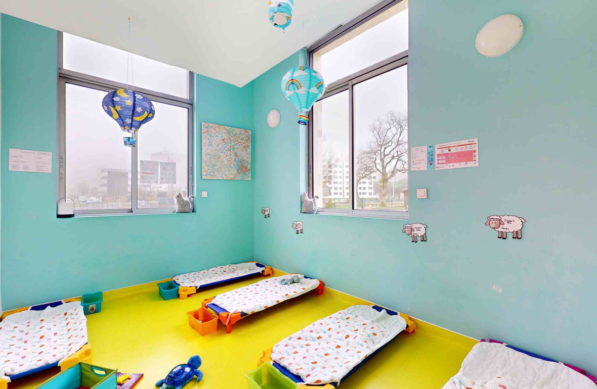 Salle de dortoir en crèche Babilou 