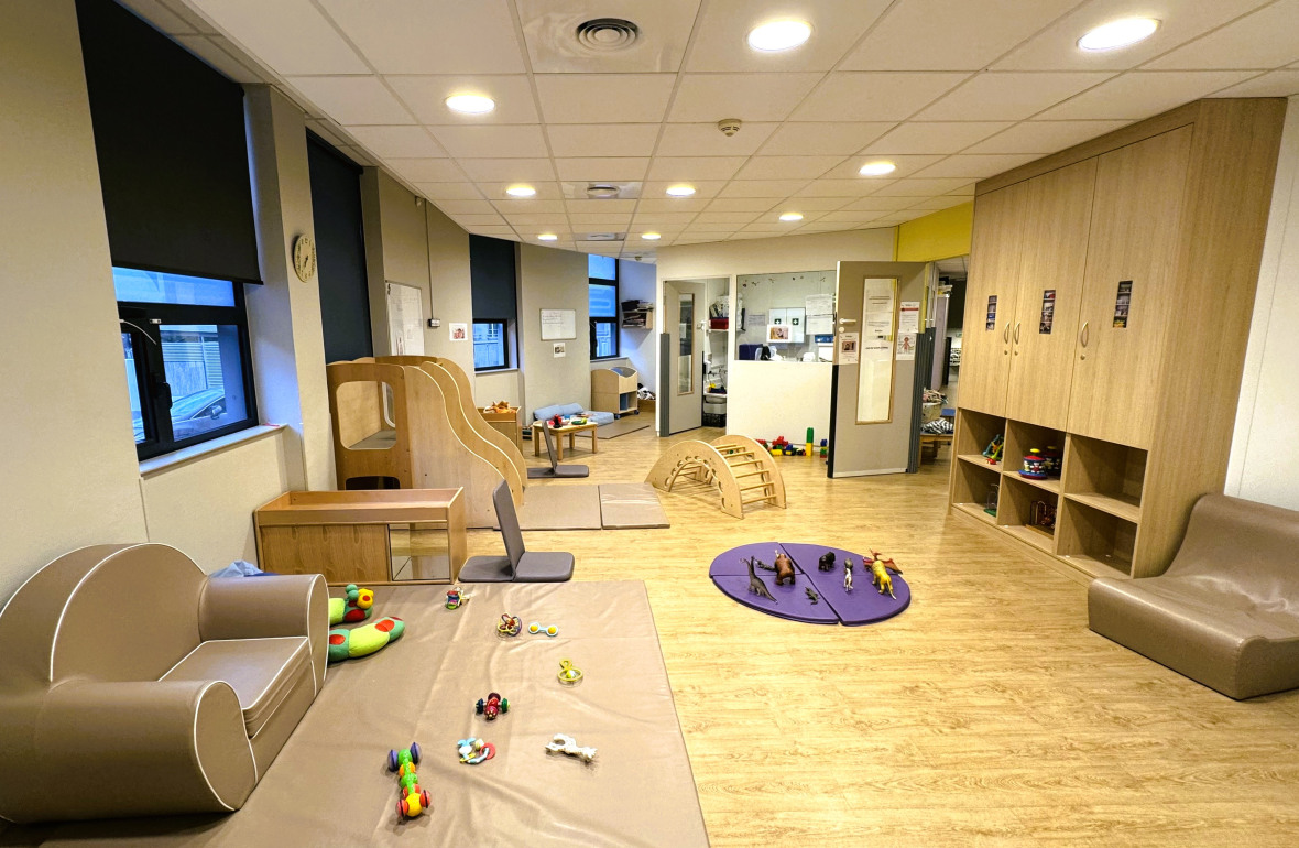 Vue d'ensemble de l'espace d'éveil au sein de la crèche Babilou Lyon Favre