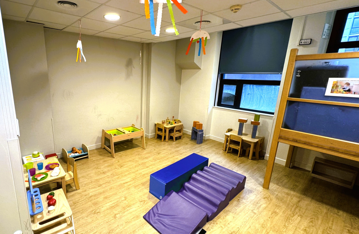 Partie interieur de la crèche Babilou Lyon Favre avec de nombreux éléments de jeux