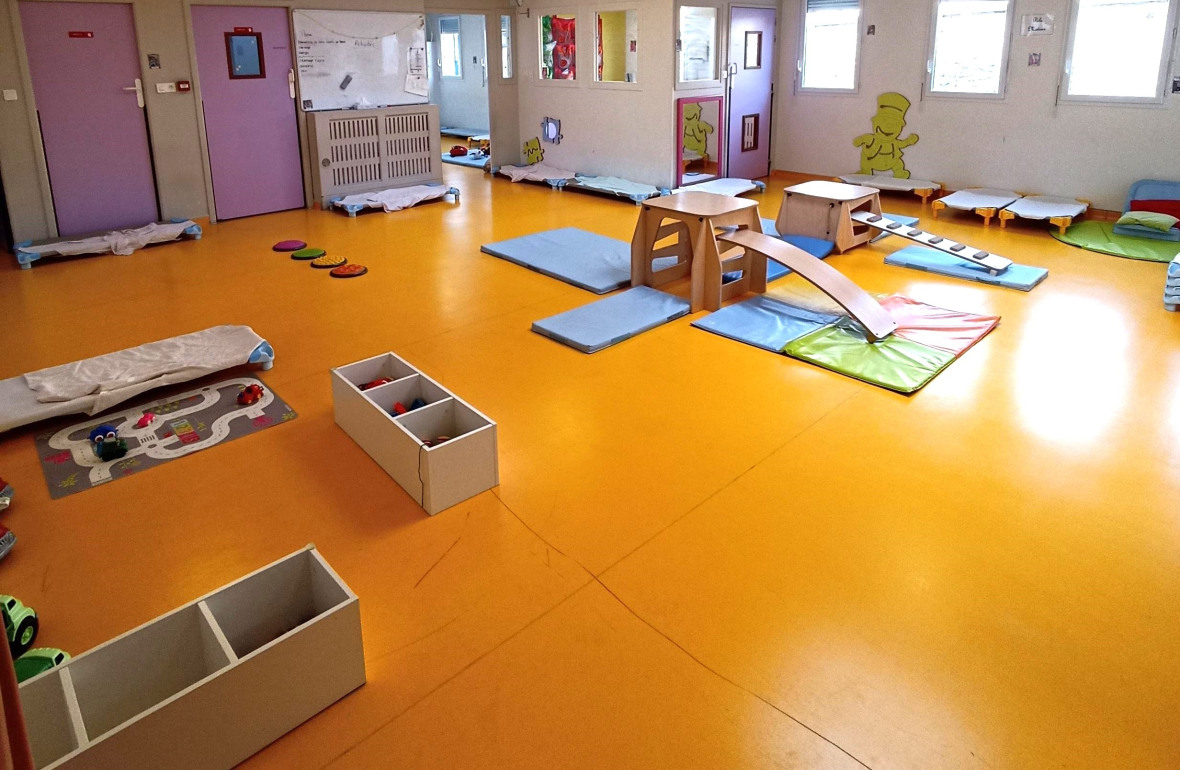 Grand espace d'éveil au sein de la Crèche Babilou Ormesson Wladinir d'Ormesson