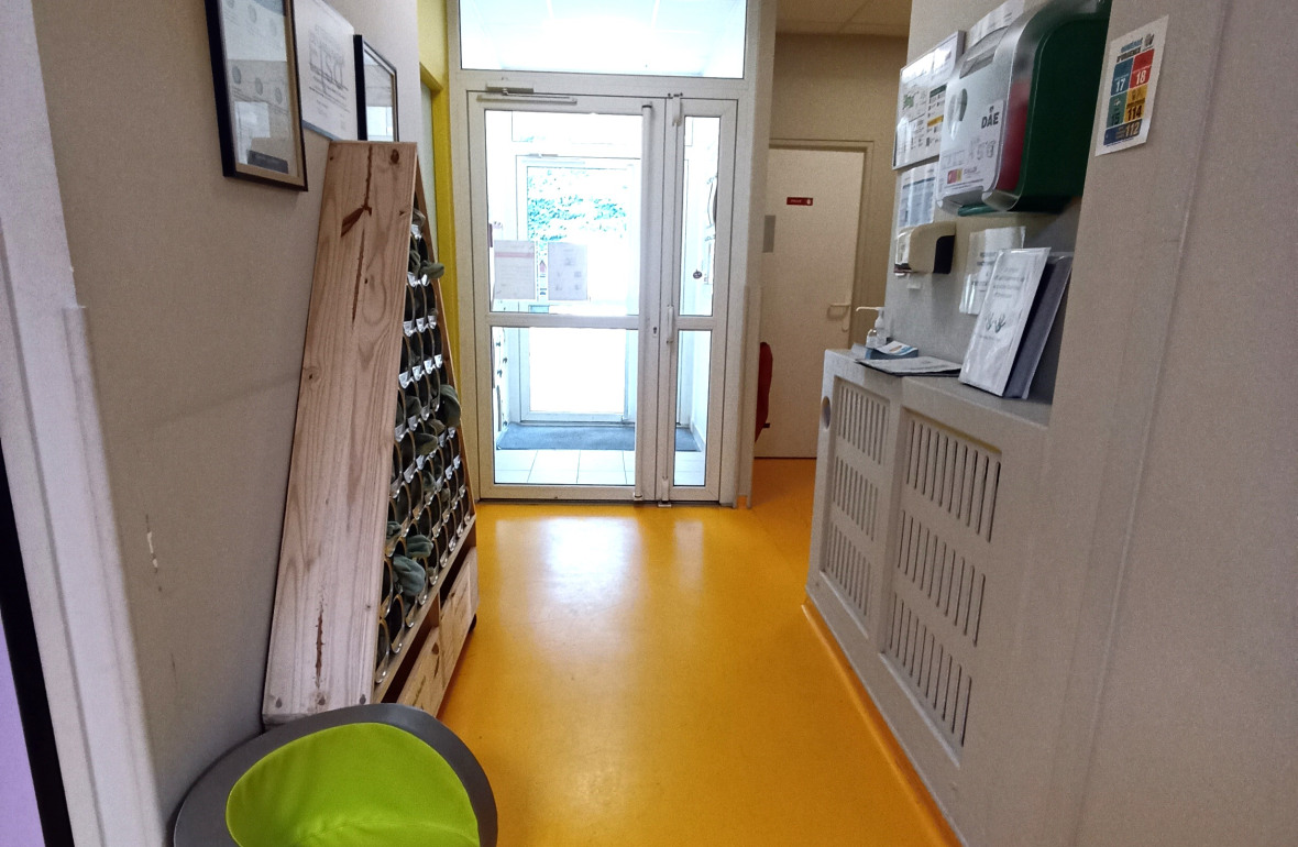 Hall d'entrée au sein de la crèche Babilou Ormesson Wladimir d'Ormesson