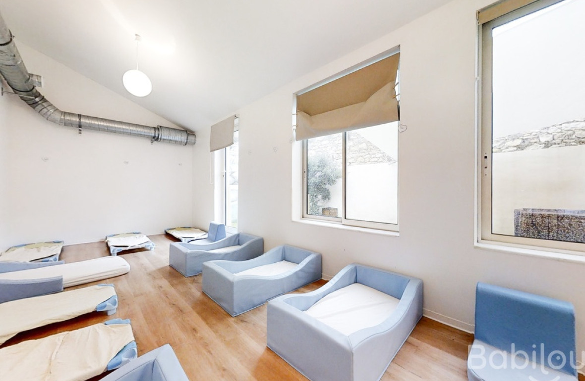 Salle de dortoir en crèche Babilou 