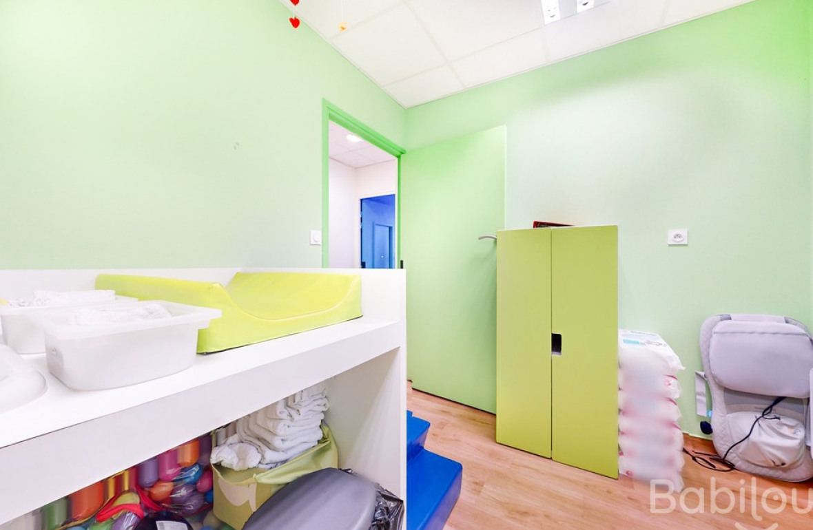 Salle de change en crèche Babilou