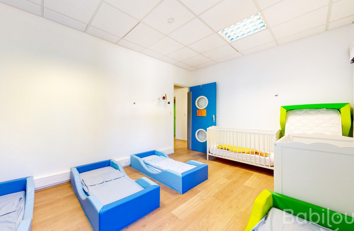 Salle de dortoir en crèche Babilou 