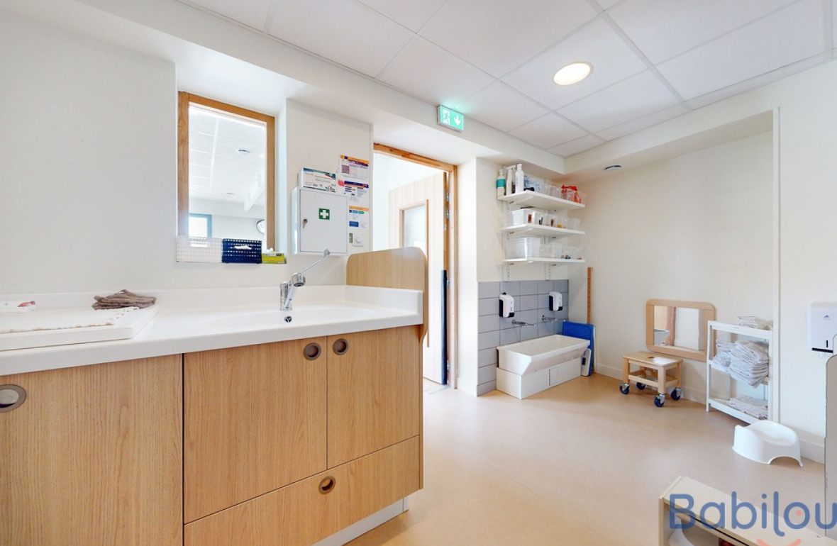 Salle de change en crèche 