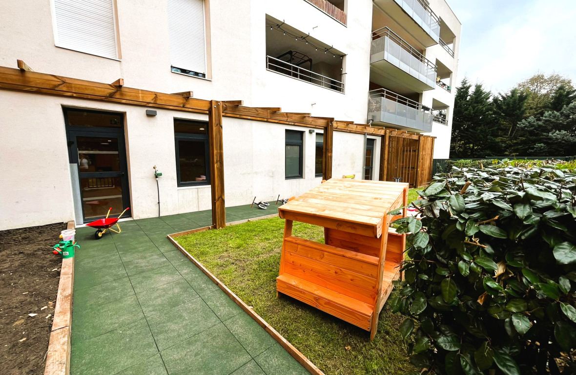 Extérieur de la crèche Babilou Francheville Torey