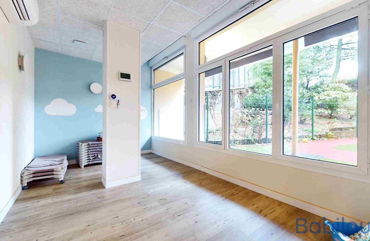 Salle de dortoir en crèche Babilou 