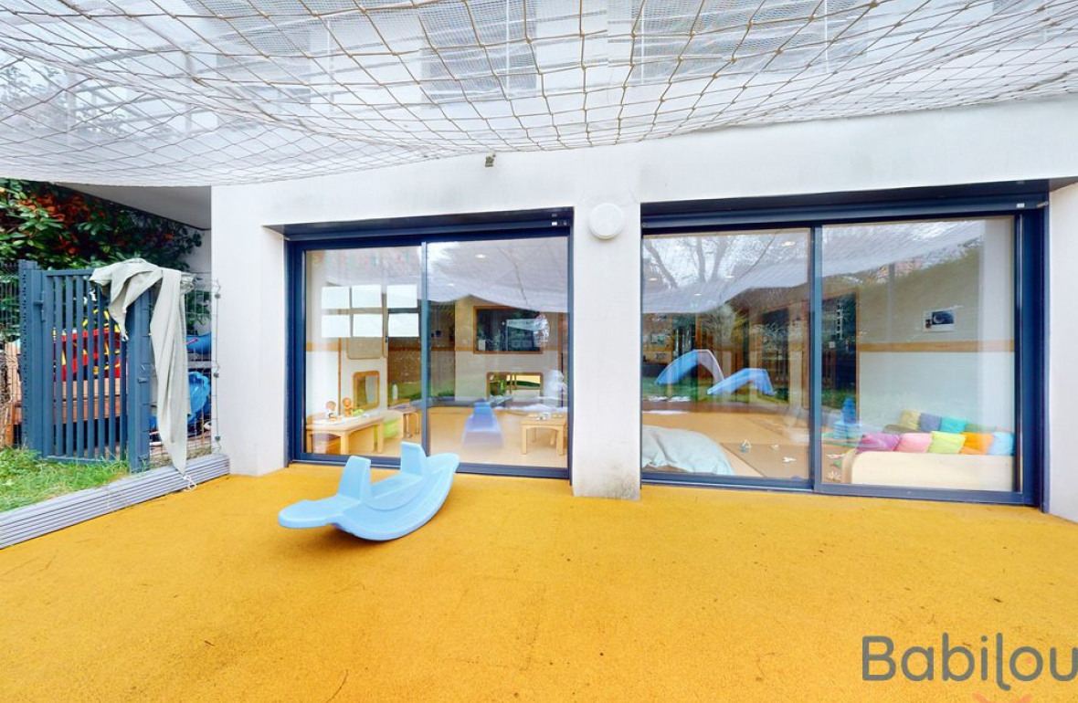 L'extérieur de la crèche