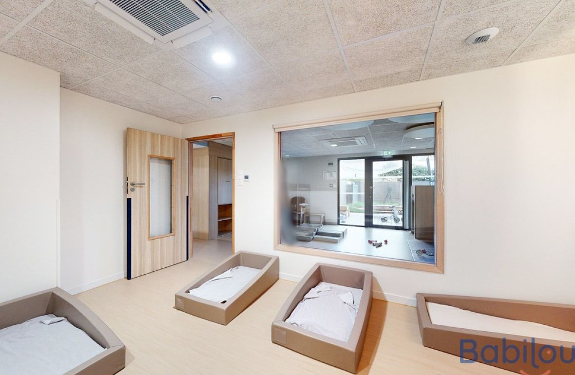 Salle de repos en crèche Babilou