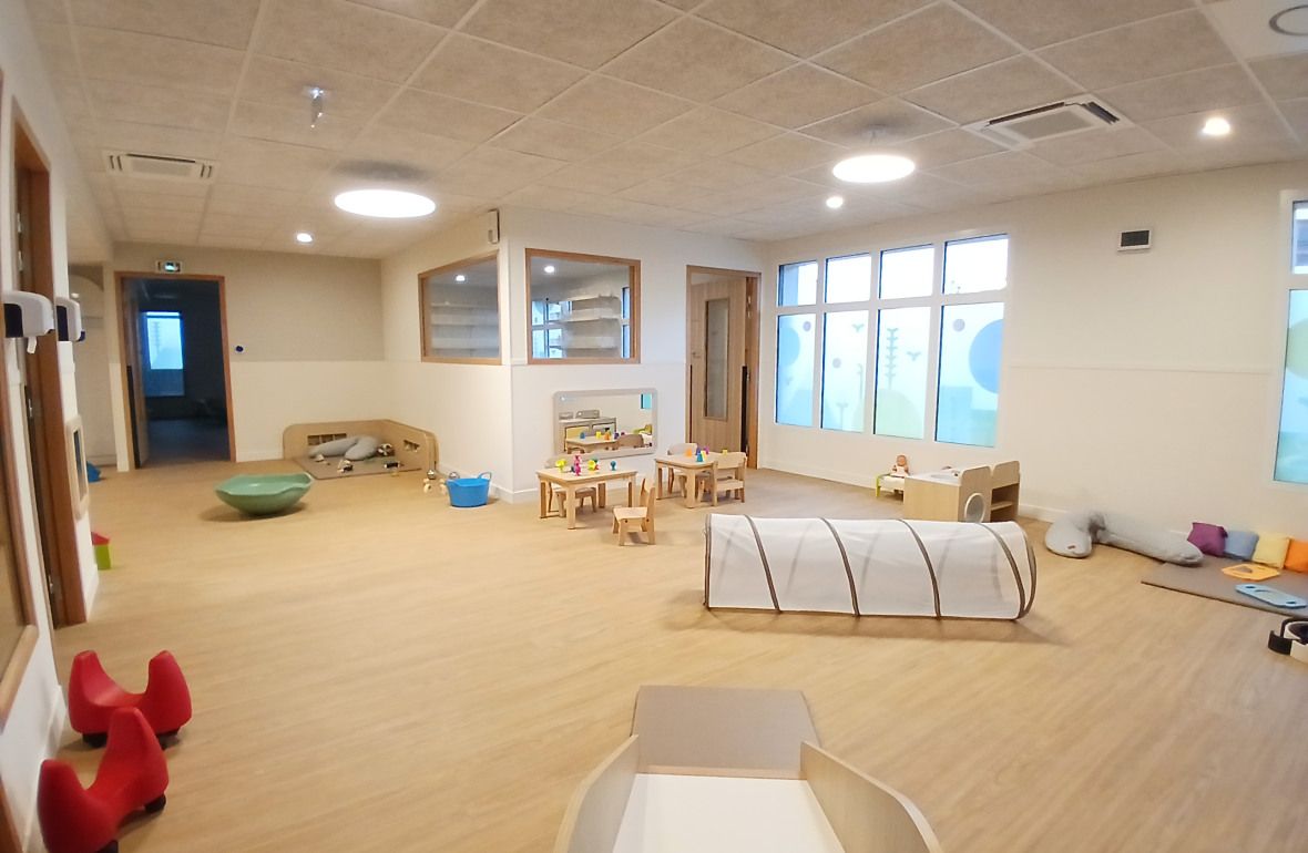 Salle d'activité de la crèche Babilou Saint-Maur Condé Normandie 