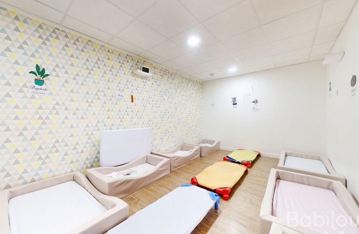 Salle de dortoir en crèche Babilou 