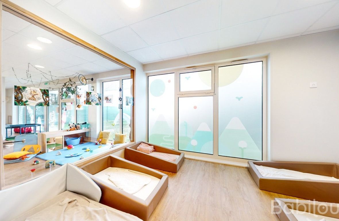 Salle de dortoir en crèche Babilou 