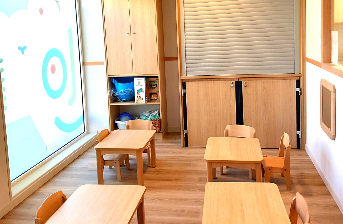 Salle de repas dans la crèche Babilou Antibes Deuxième Avenue