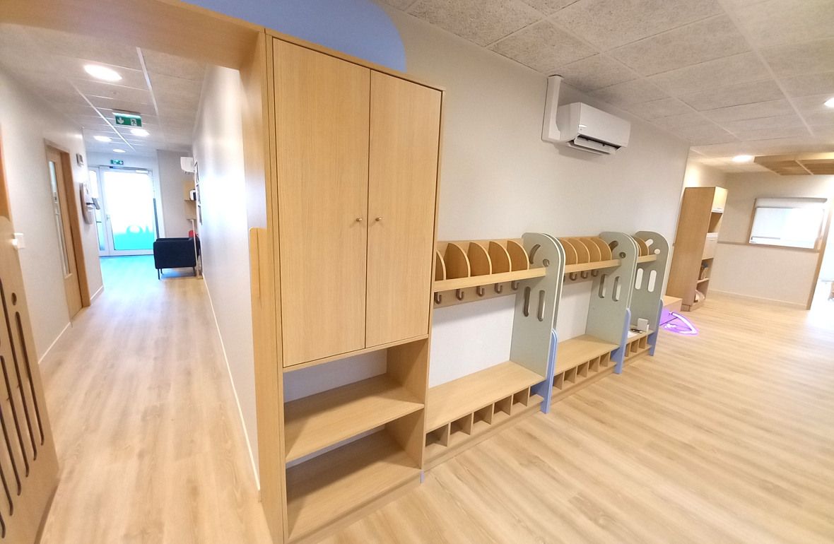 Vestiaire pour enfants au sein de la crèche Babilou Antibes Deuxième Avenue