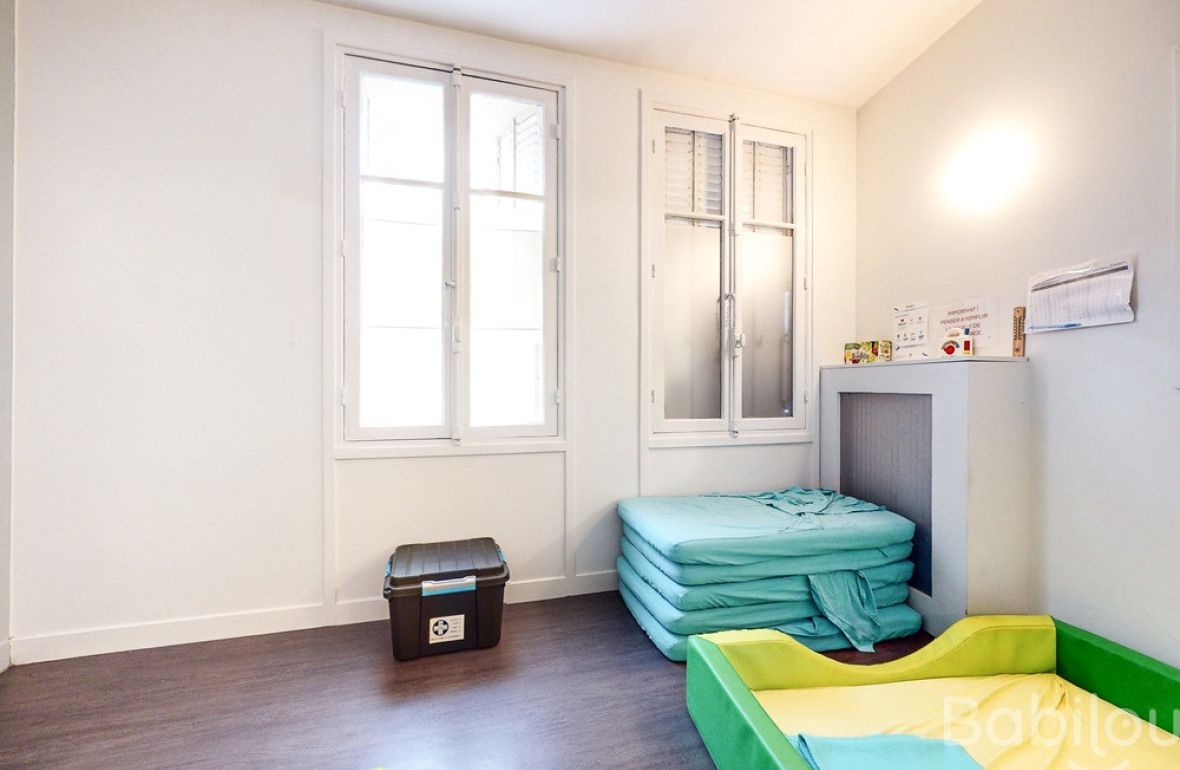 Salle de dortoir en crèche Babilou 