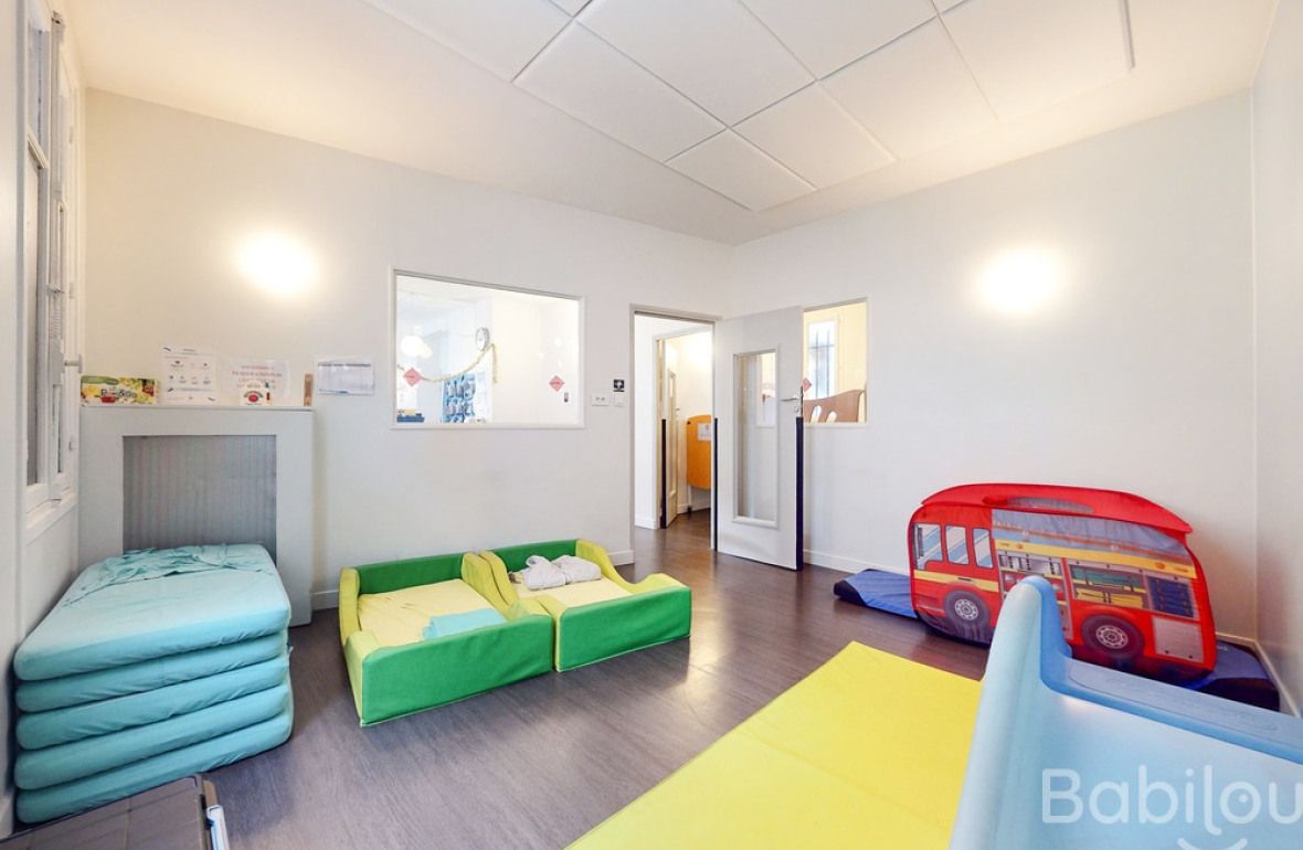 Salle de dortoir en crèche Babilou 