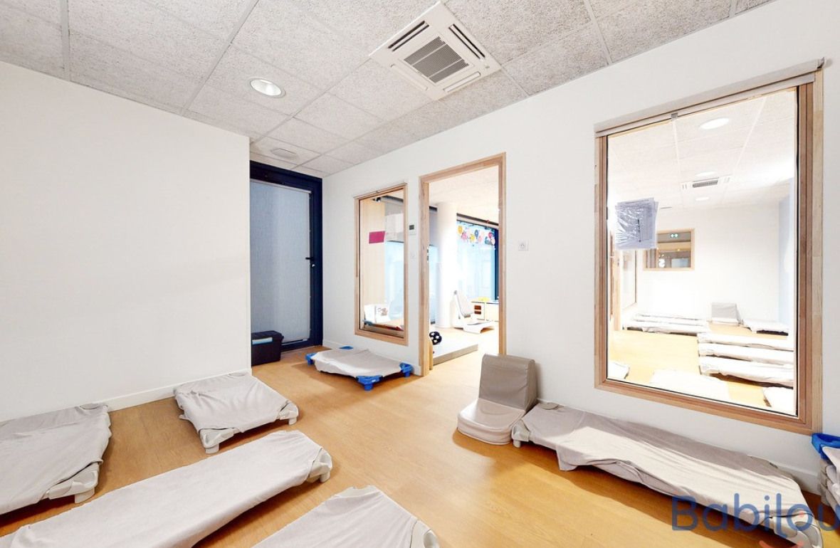 Salle de repos en crèche Babilou