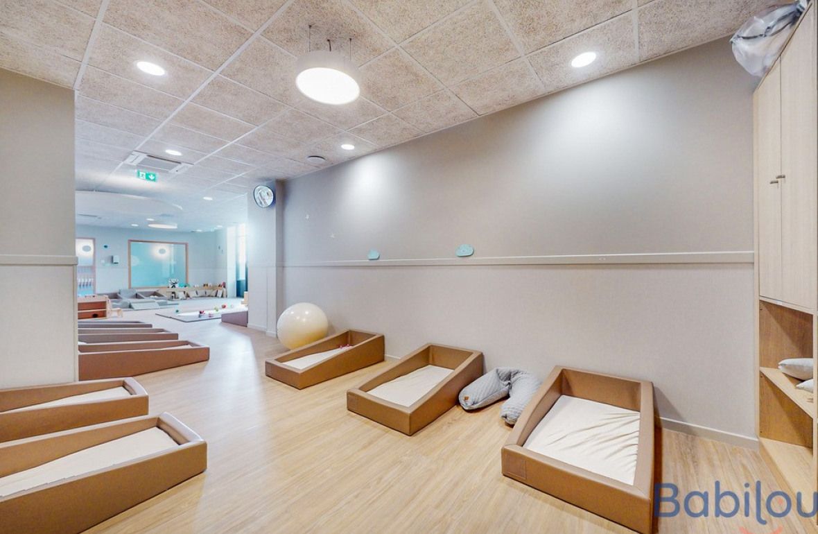 Salle de dortoir en crèche Babilou 