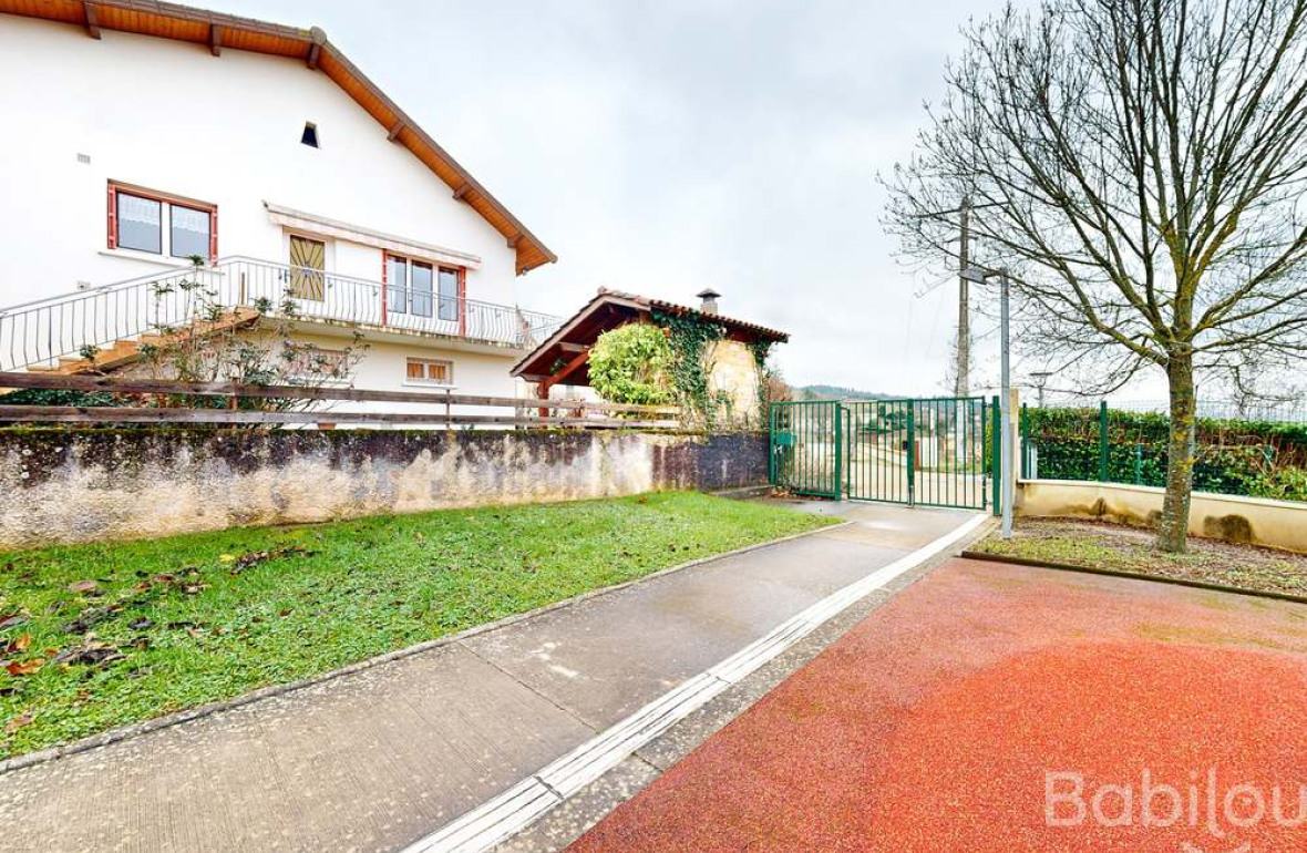 L'extérieur de la crèche 