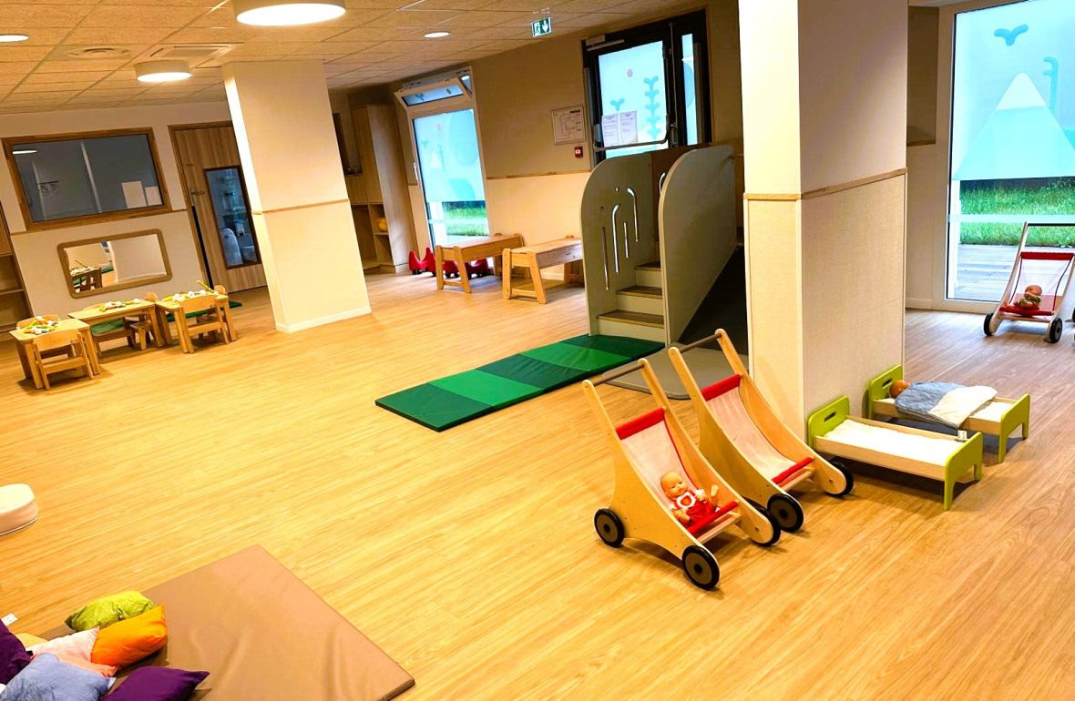 Jouet d'éveil au sein de la Crèche Babilou Eragny Guichard