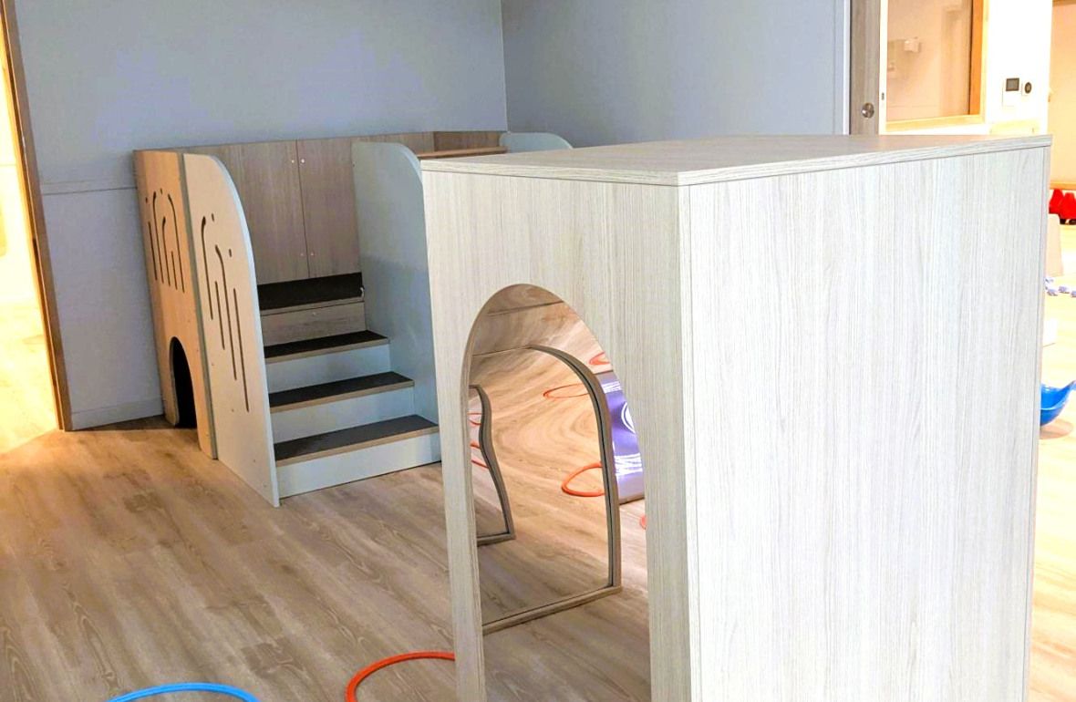 Jeux en bois au sein de la Crèche Babilou Cergy La Constellation