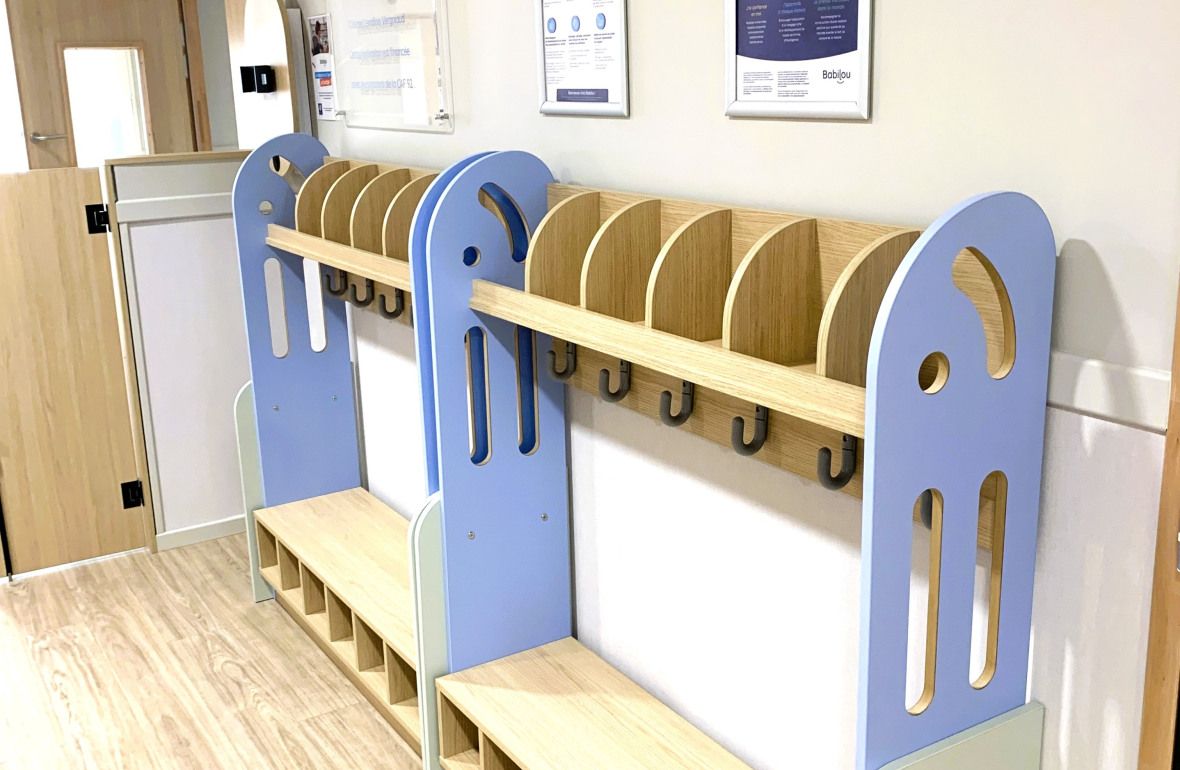 Vestiaires pour enfants au sein de la Crèche Babilou Levallois Vergniaud 