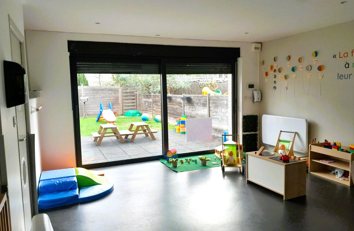 Fenêtre sur cours au sein de la micro-crèche Babilou Marcq Maginot