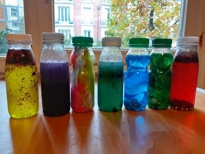 Les bouteilles sensorielles : nos astuces pour les fabriquer
