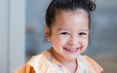 fille souriante