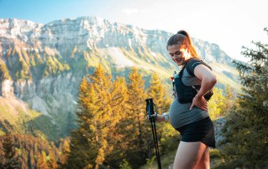 Femme enceinte en train de faire du sport