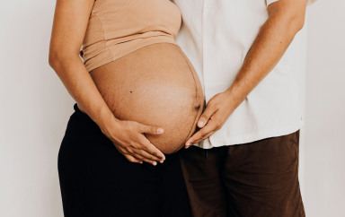 Femme enceinte avec son mari