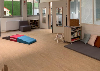 Salle de vie de la crèche Les Bébés Aventuriers Lecourbe